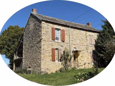 auv 1194 : belle maison en pierres  à rénover  dépendances  2150m2