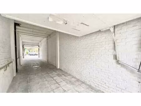 woluwe-saint-lambert - grand garage box +/- 25m²