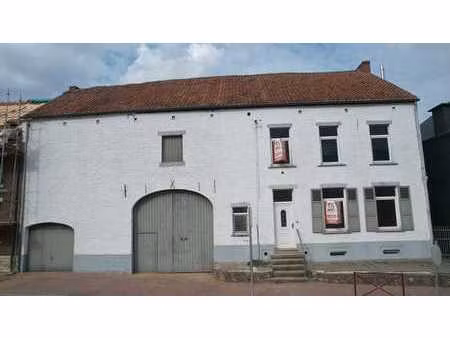 authentique corps de ferme avec grange et garage à rénover