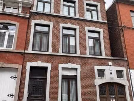 grande maison spacieuse avec jardin et garage à chênée