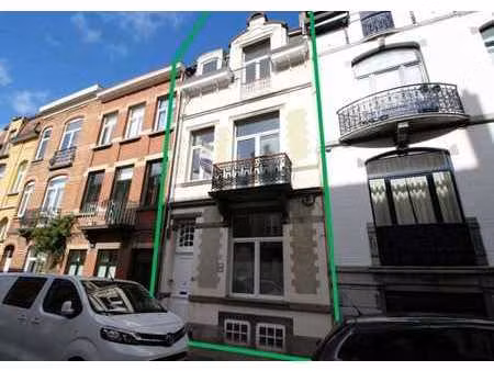 josaphat - unifamiliale couple de travailleurs et enfants