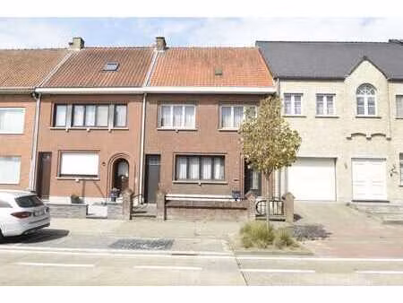 te renoveren  ruime woning met grote tuin in bazel