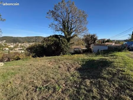 terrain 1 700 m² pegomas