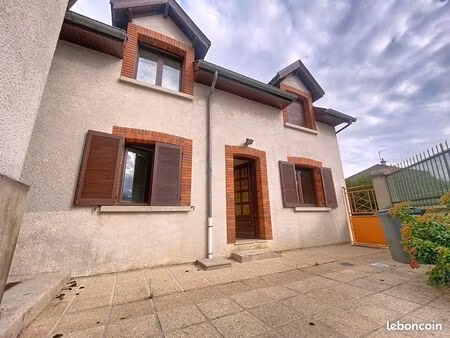 maison 6 pièces 130 m²
