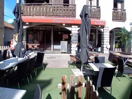 vente commerce 3 pièces 84 m² thônes (74230)