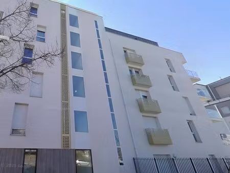 t3 avec terrasse  balcon et double parking à orléans