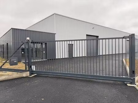 local d'activités à louer