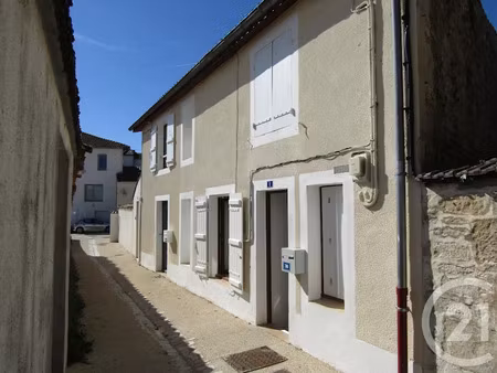 location appartement 2 pièces 28.08 m² à chef-boutonne (79110)  380 €