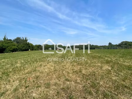 agréable terrain de 942 m2  viabilisé en edf