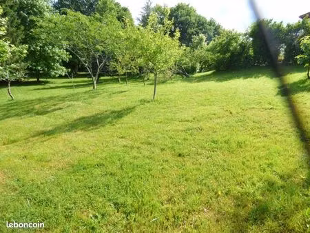 terrain 1 624 m² urcuit