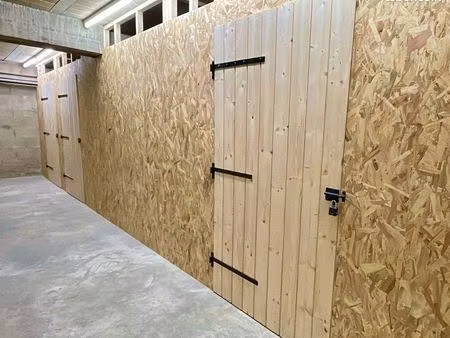 box de stockage / garde meuble