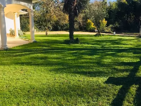 location maison 7 pièces 180 m² à léognan (33850)  1 990 €