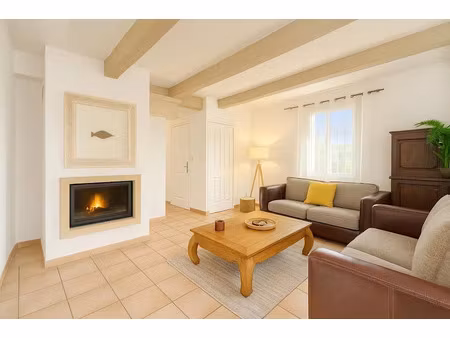 location meublée maison 3 pièces 77 m² à antibes (06600)  2 000 €