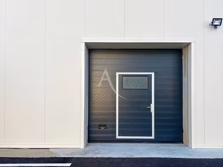 location locaux professionnels 50 m² à brie-comte-robert (77170)  650 €