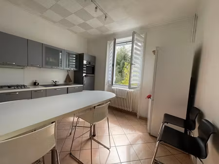location meublée maison 7 pièces 122 m² à saint-nazaire (44600)  2 990 €