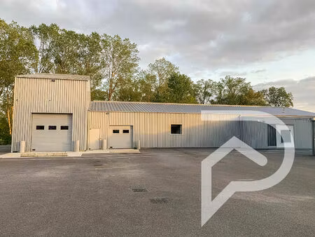 investissement locatif patrimonial - bâtiment industriel rénové et loué à gimont