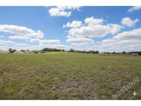 terrain constructible de belle superficie  à proximité immédiate des commodités ! sud berg