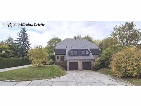 maison 8 pièces 222 m²