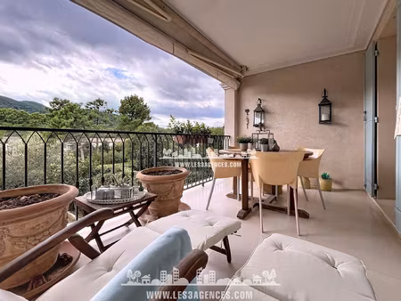 t3 avec cave et parking sécurisé