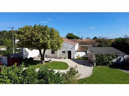 maison de ville avec grand terrain