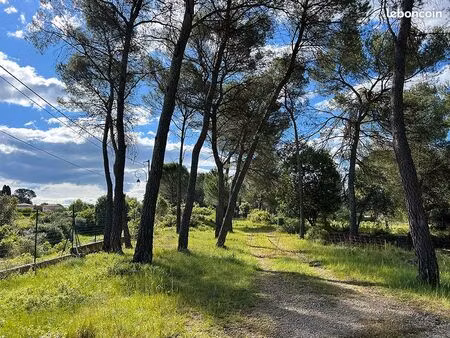 terrain 700 m² guzargues