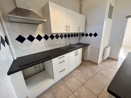 grand t2 immeuble de charme quai st pierre  vue garonne