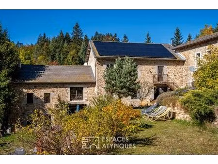 en haute ardèche  l'accueil serein  d'une propriété de caractère.