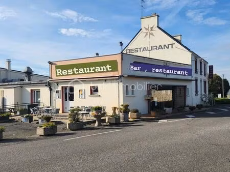 murs et fonds d'un beau restaurant bar à guiscriff