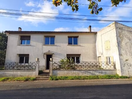 maison lumineuse avec beaux volumes