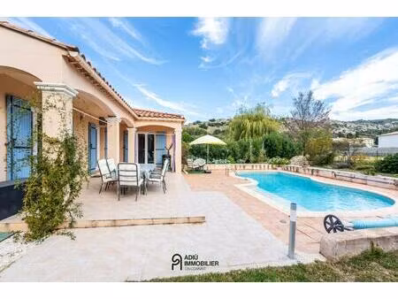 maison de plain-pied avec piscine à proximité du pont du gard