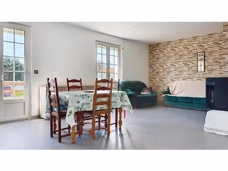 maison plain pied avec de beaux volumes.