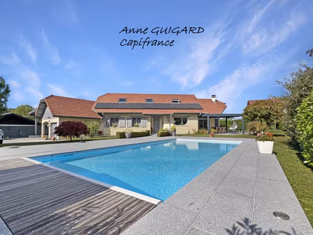 cusy (74) : très belle villa d'architecte contemporaine avec piscine et vue nature