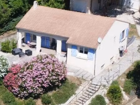 maison à la campagne