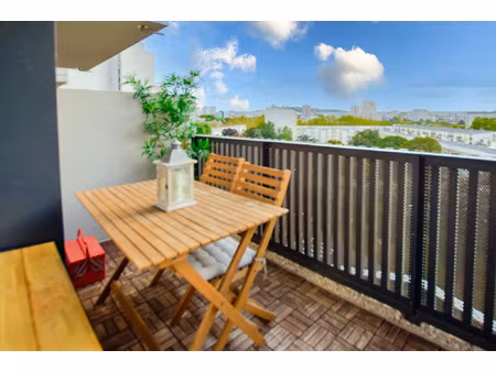 4 pieces traversant double terrasses avec vue degagee