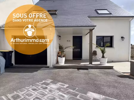vente maison de village 5 pièces 112 m2 à plougoumelen