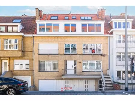 compleet gerenoveerd appartement met 2 slaapkamers.