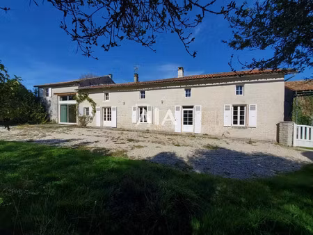 vente maison 8 pièces 200 m² theil-rabier (16240)
