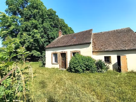 dans un environnement calme  maison ancienne de plain-pied d