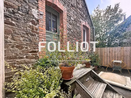 cérences bourg ? immeuble à usage d'habitation et commercial