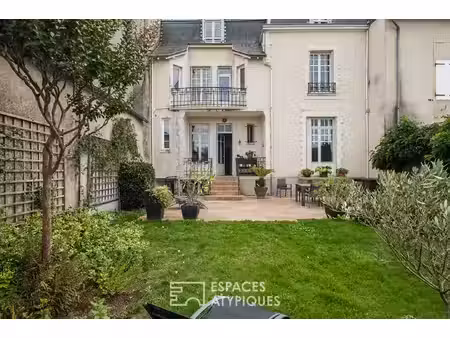 maison art nouveau avec jardin et vue panoramique
