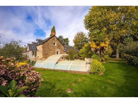 manche  près de pontorson  maison en pierres 7 pièces  4 chambres  piscine couverte  jardi