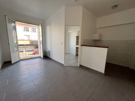 villeneuve sur lot  appartement de 31 m² lumineux situé dans un immeuble tranquille. l'app