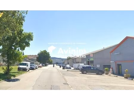 location local commercial