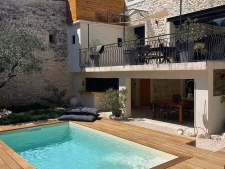 region d'uzes  parfait petit mas en pierres apparentes avec piscine