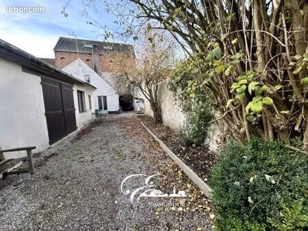 maison 9 pièces 218 m²