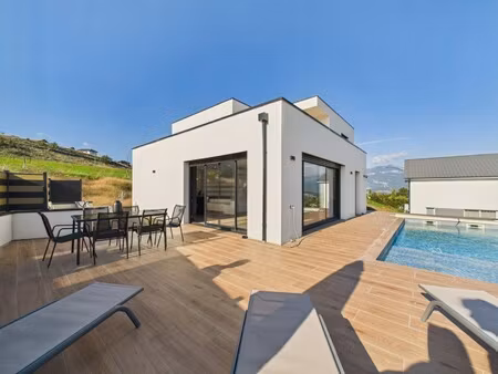 villa de luxe à vendre à vimines