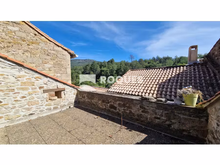 au pied du larzac méridional  dans superbe village  maison d