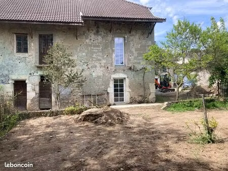 maison dans corps de ferme