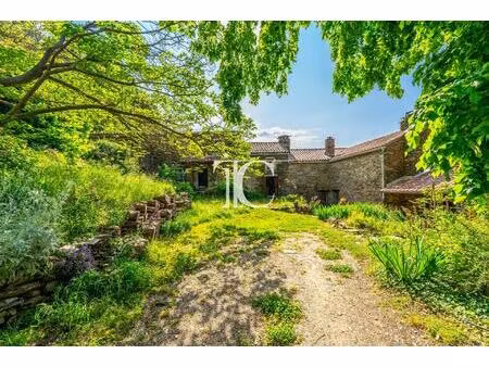 mas cevenol avec terrain et piscine