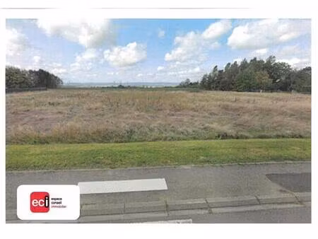 vigy - terrain plat de 14ares - libre - hors lotissement